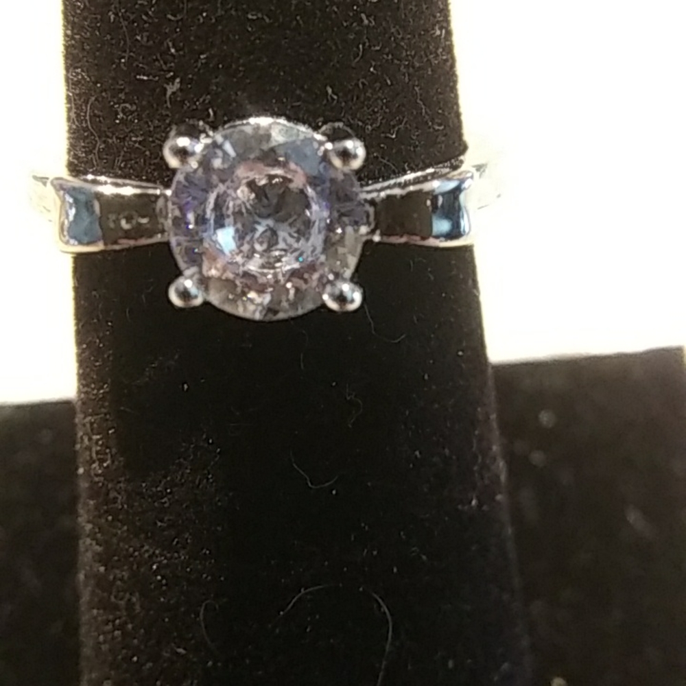 1 CT Moissanite 'bow' adjustable .925 ring